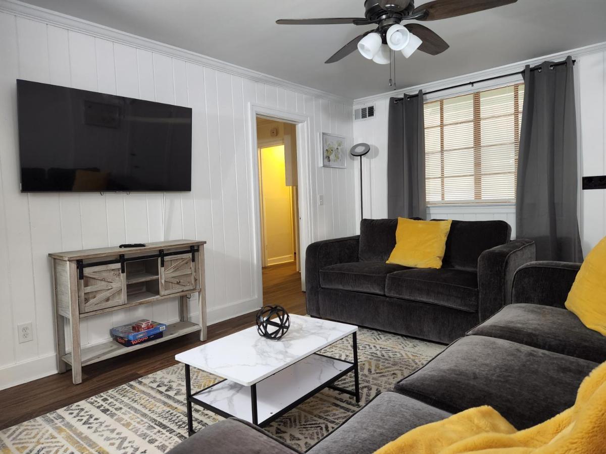 Spacious Centrally Located 3 Bed 2 Bath - Sleeps 8 Montgomery Buitenkant foto