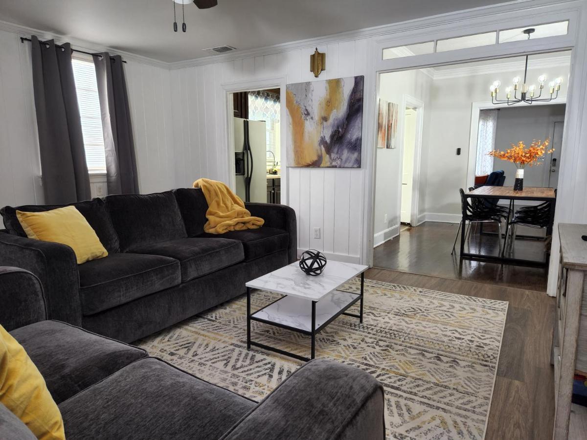 Spacious Centrally Located 3 Bed 2 Bath - Sleeps 8 Montgomery Buitenkant foto