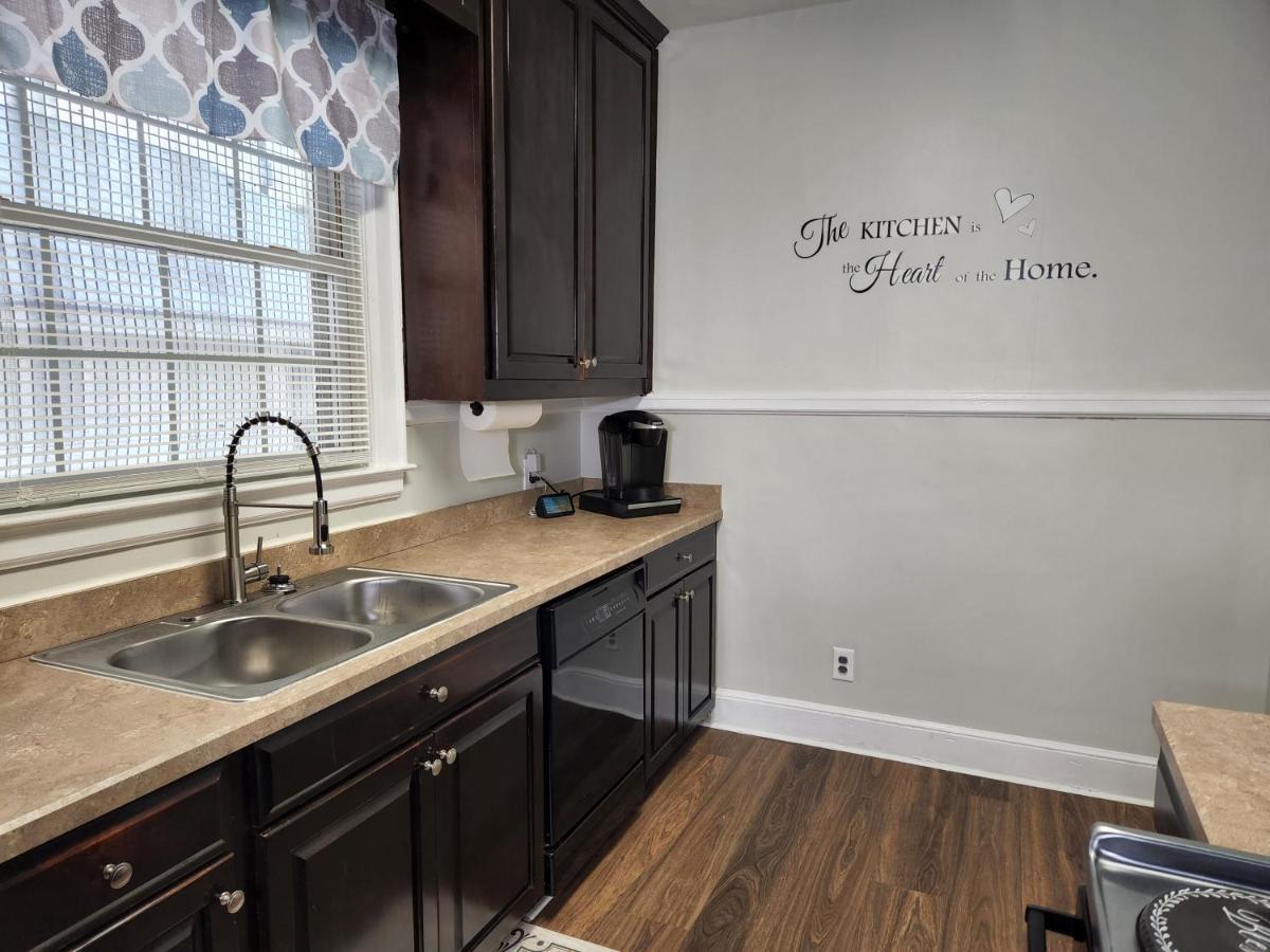 Spacious Centrally Located 3 Bed 2 Bath - Sleeps 8 Montgomery Buitenkant foto
